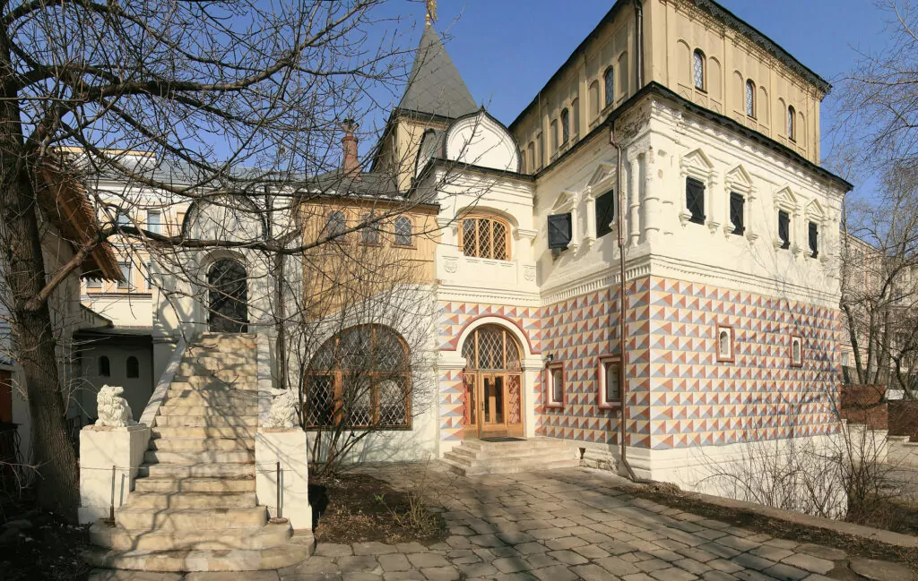 Китай-город &mdash; Площадь Революции: из-за ряда вон выходящий район  фото