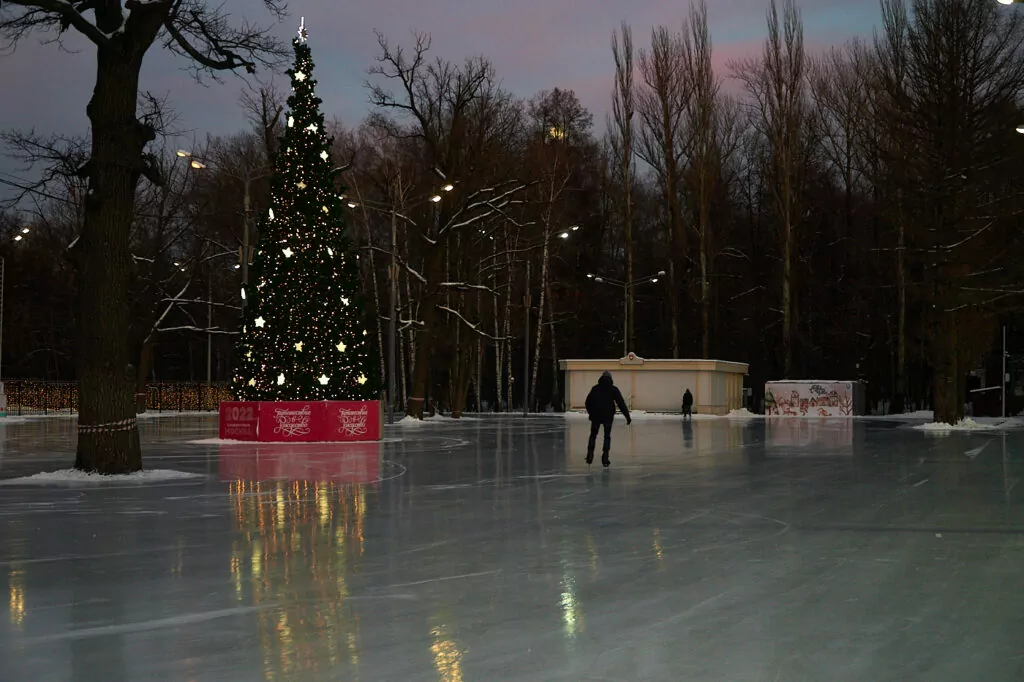 Выходим на лёд: открытые катки на востоке Москвы Выходим на лёд: открытые катки на востоке Москвы фото