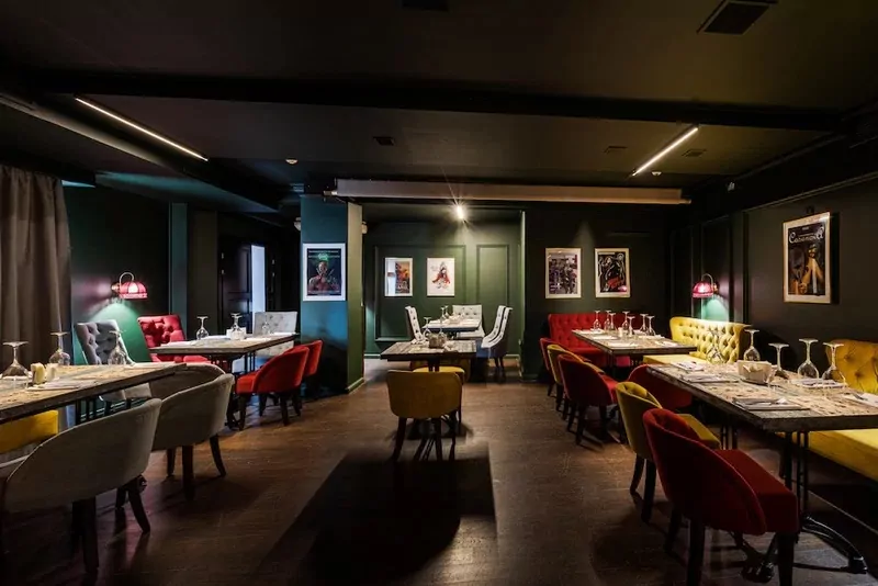 Катаемся с ледяной горки и встречаем Новый год с героями кино: куда пойти после работы Катаемся с ледяной горки и встречаем Новый год с героями кино: куда пойти после работы фото