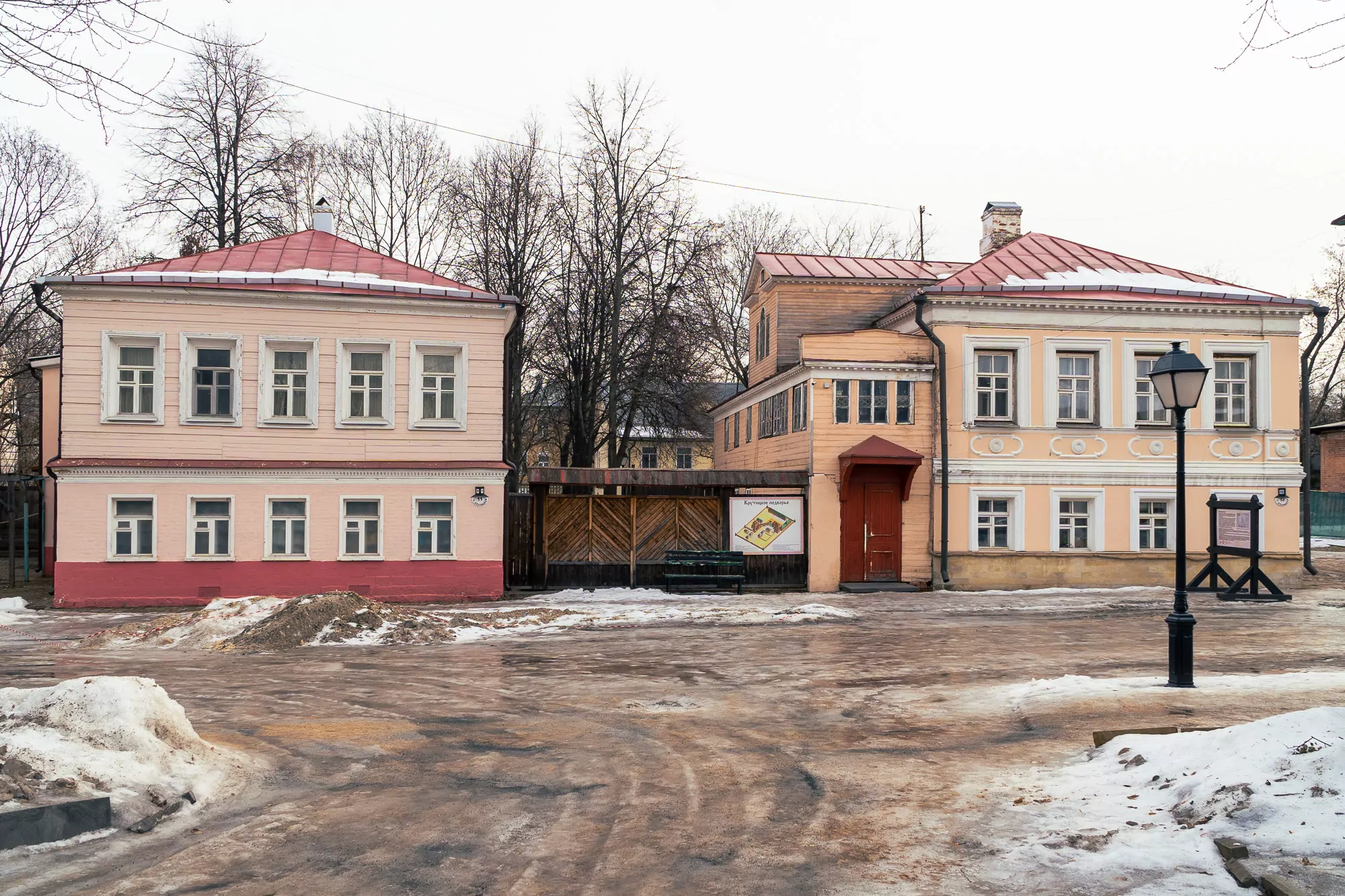 Пролетарская — Автозаводская: от машин ЗИЛ в прошлом до машин времени в настоящем, фото