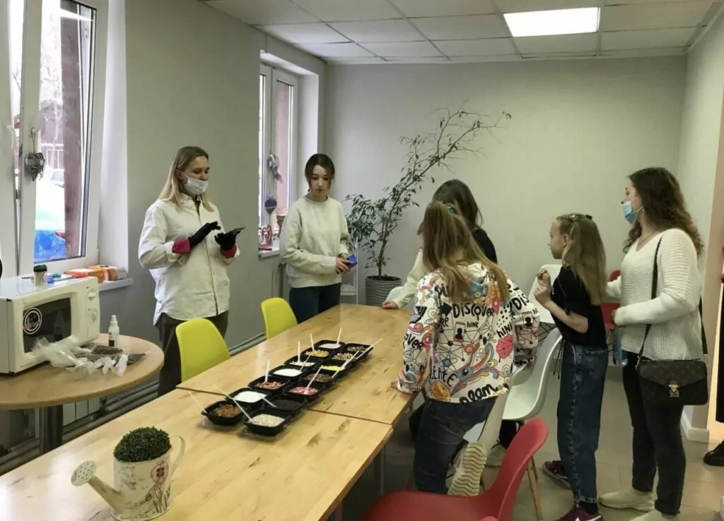 Вдохновляемся дизайном и готовим шоколадные конфеты: куда пойти после работы  фото