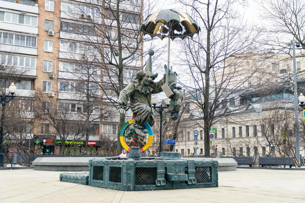 Трубная — Цветной бульвар: где твои семнадцать лет? Трубная — Цветной бульвар: где твои семнадцать лет? фото