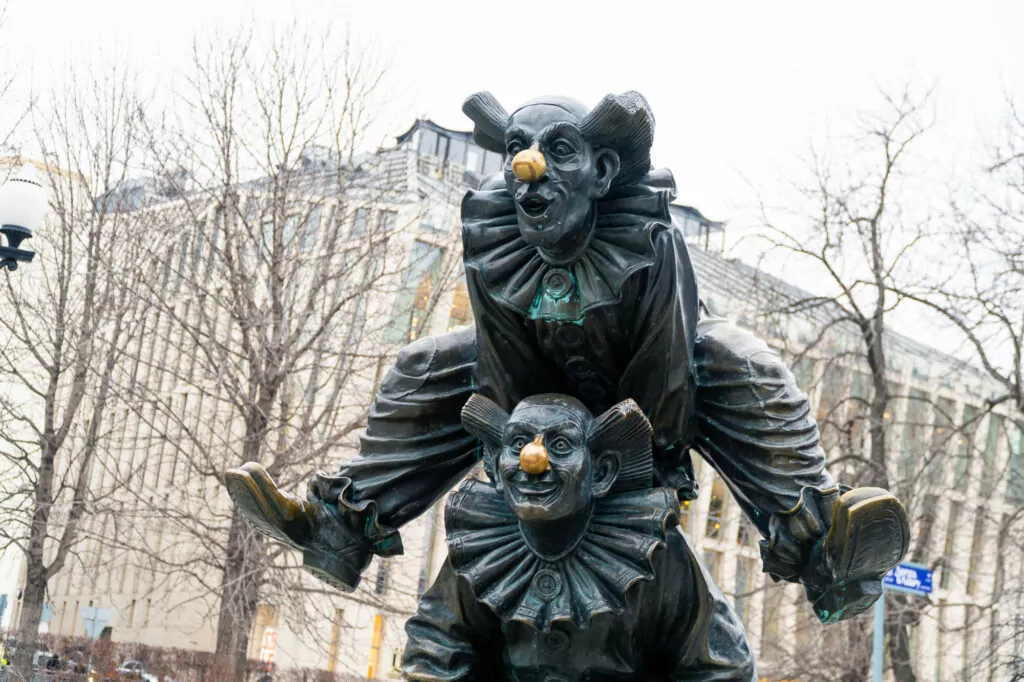 Трубная — Цветной бульвар: где твои семнадцать лет? Трубная — Цветной бульвар: где твои семнадцать лет? фото