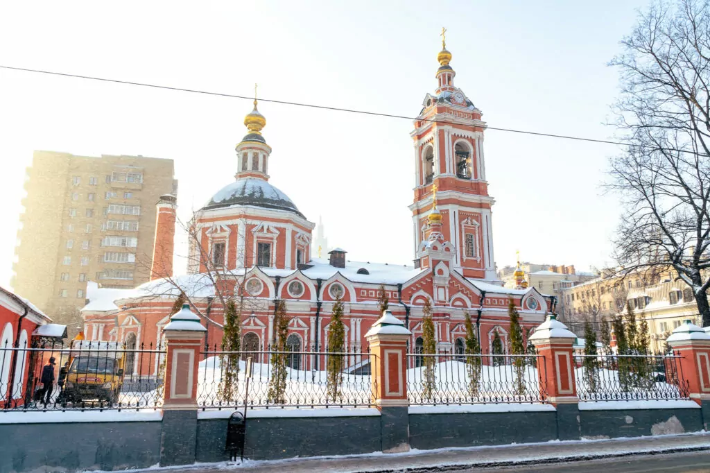Новослободская — Достоевская: тучерез в тени небоскрёба Новослободская — Достоевская: тучерез в тени небоскрёба фото