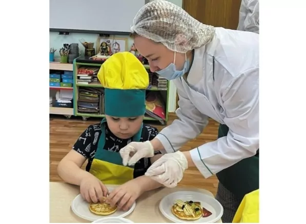 Ребята из детсада №1939 приготовили мурлыкающие оладьи, фото