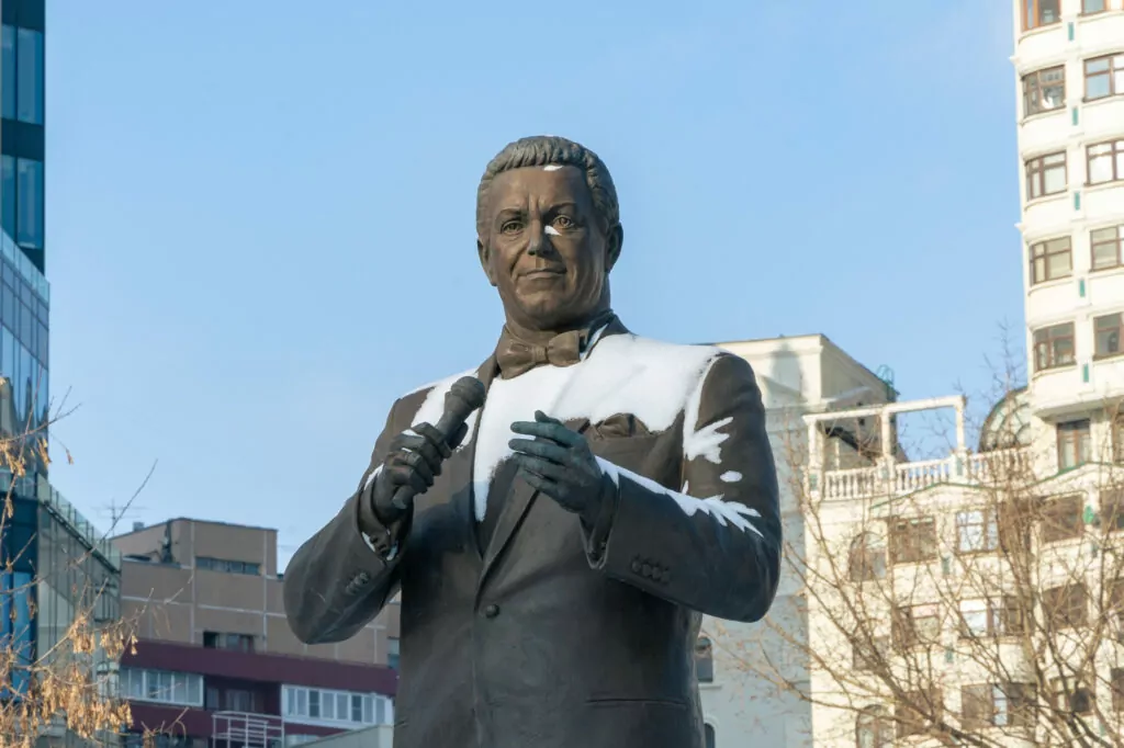 Новослободская — Достоевская: тучерез в тени небоскрёба Новослободская — Достоевская: тучерез в тени небоскрёба фото