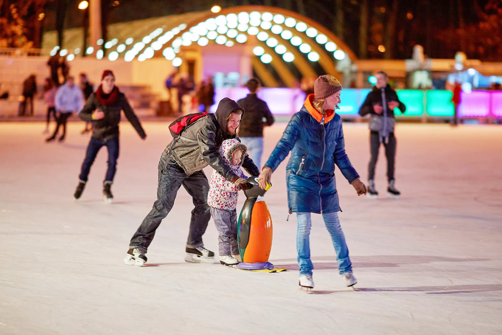 Тематические медиа-инсталляции откроются на катках Москвы 3 марта, фото