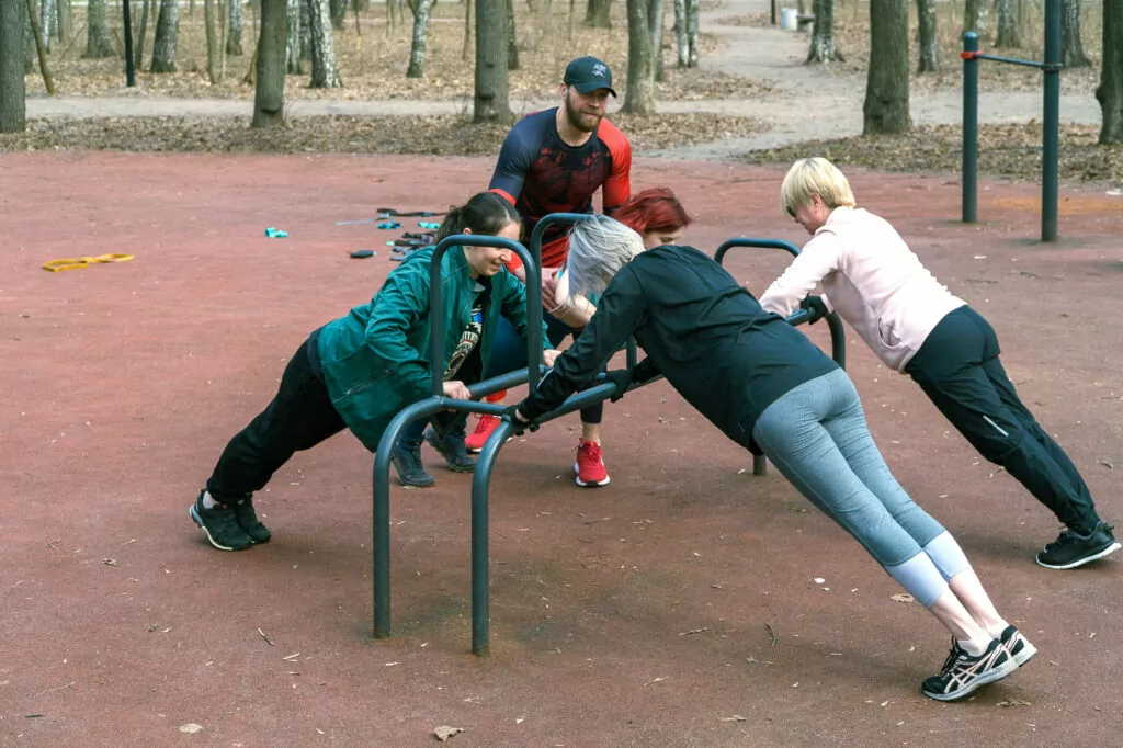 «Физическая активность — это удовольствие»: рассказываем, как тренироваться в парках круглый год «Физическая активность — это удовольствие»: рассказываем, как тренироваться в парках круглый год фото