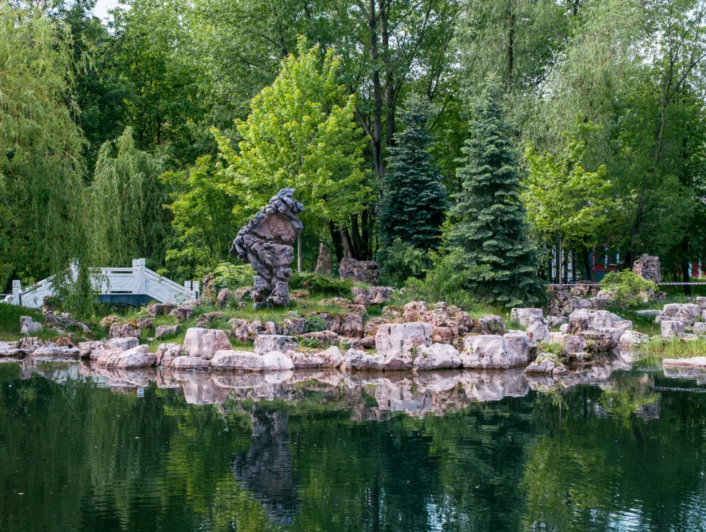 Завтрак с питомцем, столетние СМИ и китайский «дзен»: куда пойти после работы   фото