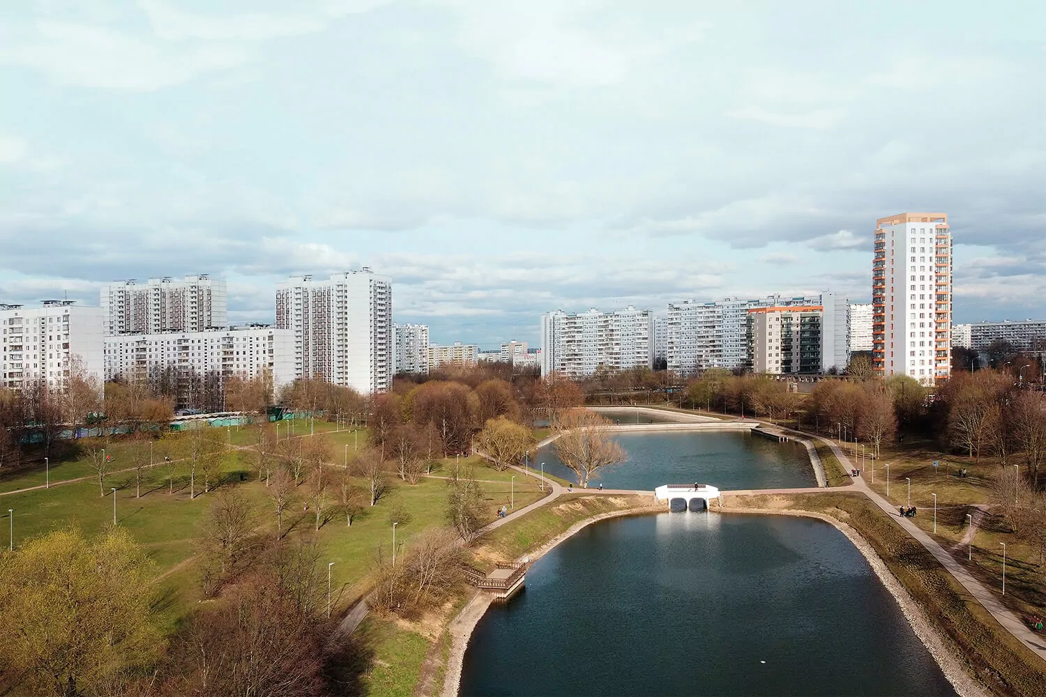 Каскад прудов и главная река, фото