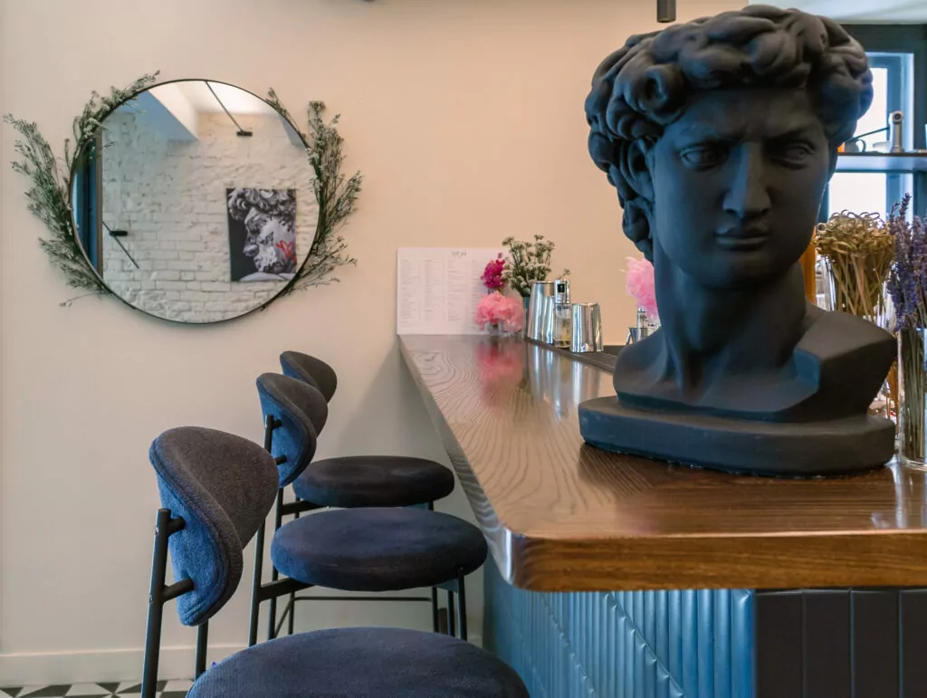 Бальные танцы и жизнь российской глубинки: куда пойти после работы&nbsp;  фото