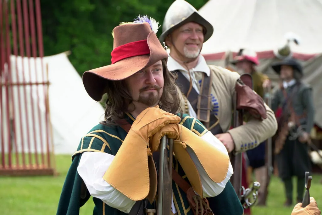 Перенестись в XVII век можно из Коломенского  фото