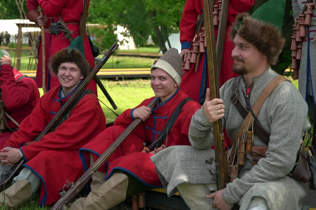 Перенестись в XVII век можно из Коломенского  фото