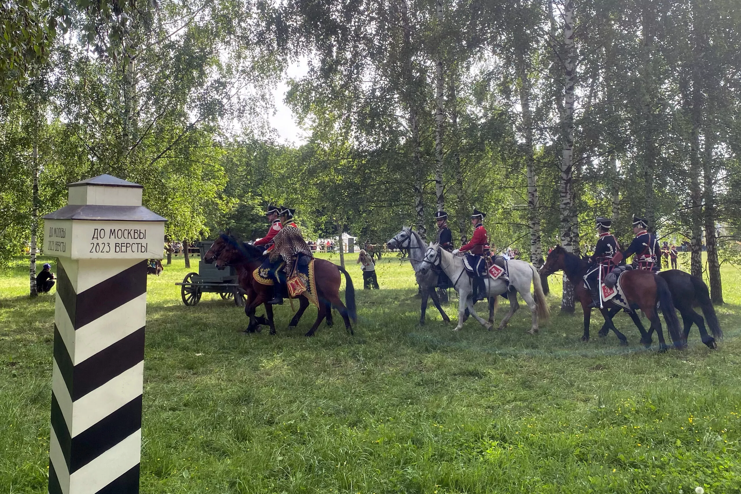 Наполеоновская армия снова в Москве: в парке 50-летия Октября воссоздали битву под Малоярославцем, фото