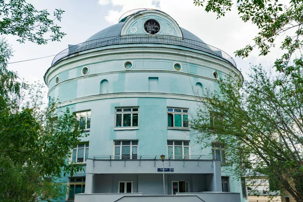 Университет &mdash; Ленинский проспект: вокруг дома, где прописан Путин  фото