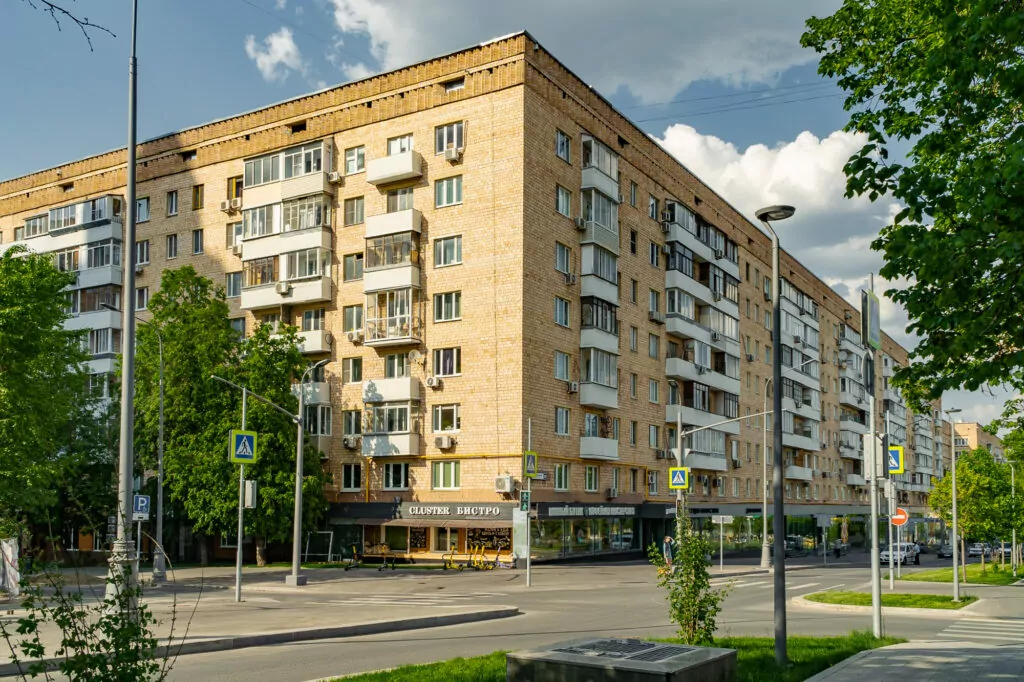 Университет &mdash; Ленинский проспект: вокруг дома, где прописан Путин  фото