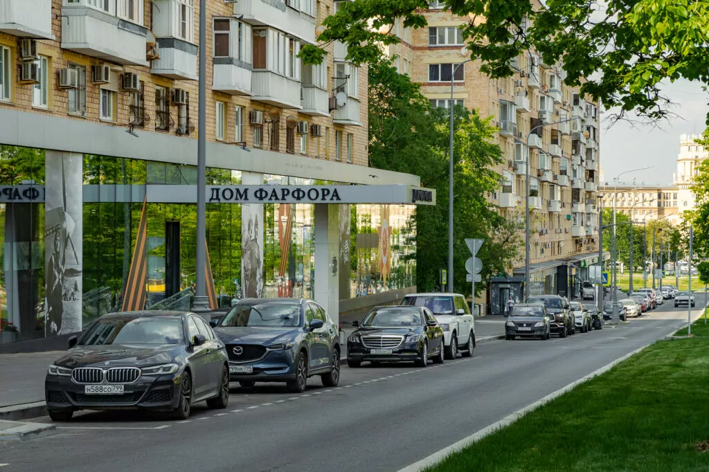 Университет &mdash; Ленинский проспект: вокруг дома, где прописан Путин  фото