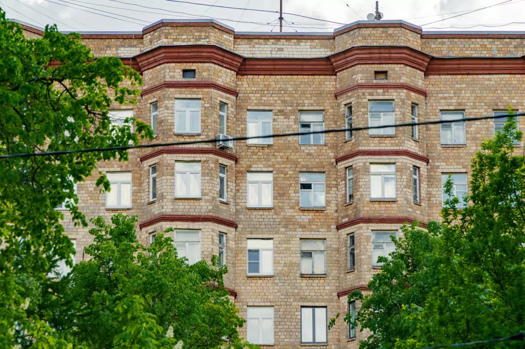 Университет &mdash; Ленинский проспект: вокруг дома, где прописан Путин  фото