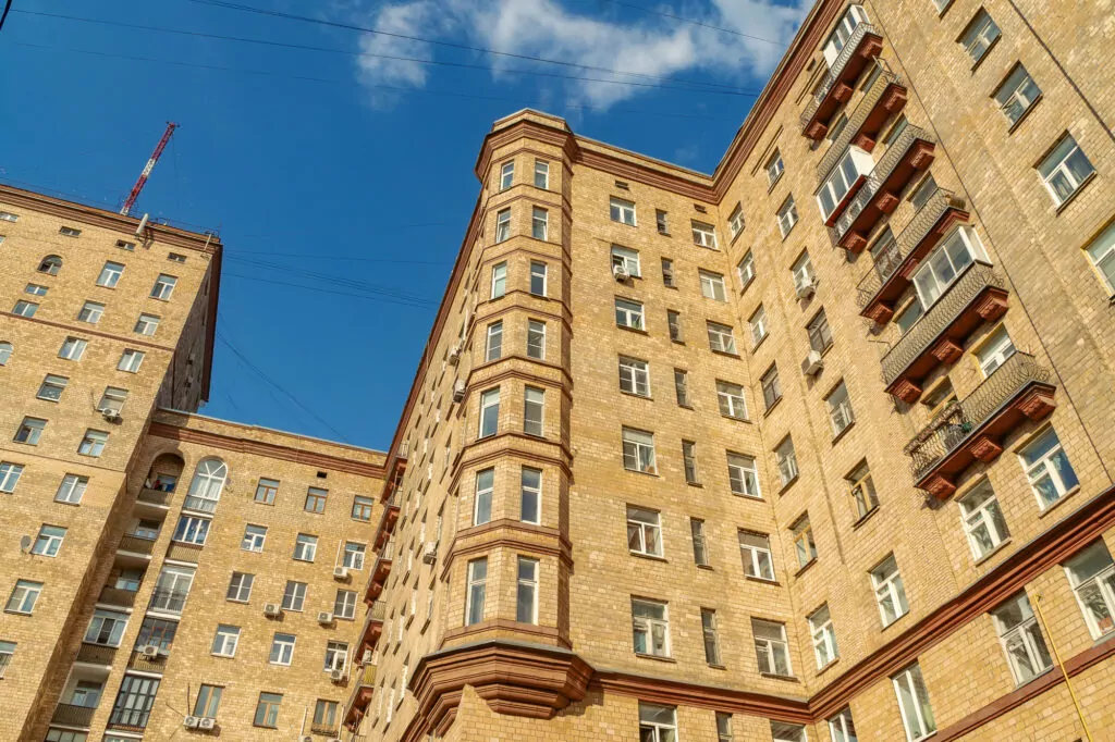 Университет &mdash; Ленинский проспект: вокруг дома, где прописан Путин  фото