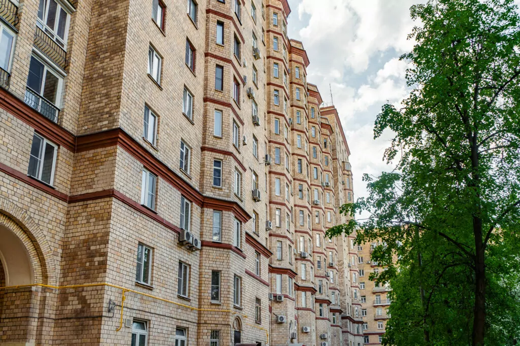 Университет &mdash; Ленинский проспект: вокруг дома, где прописан Путин  фото