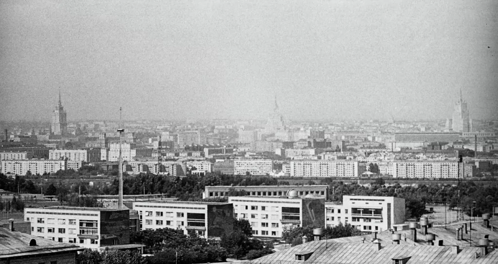 Университет &mdash; Ленинский проспект: вокруг дома, где прописан Путин  фото