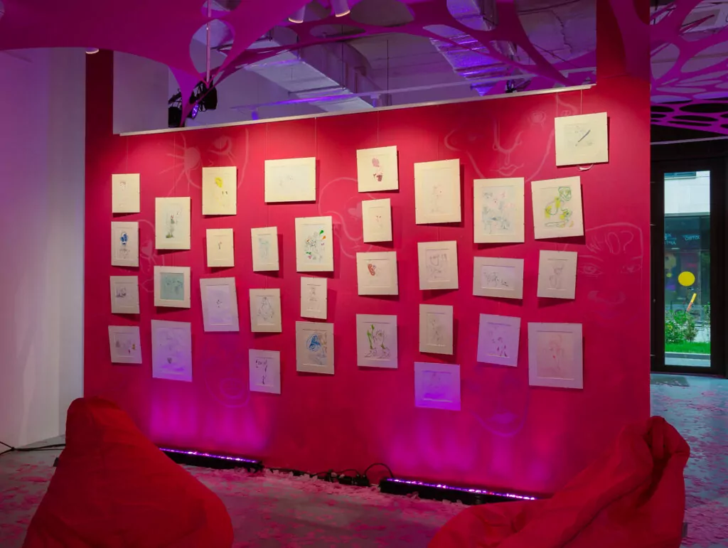 Вход свободный: пересборка автомобиля и сюрреализм  в художественных галереях Москвы  фото