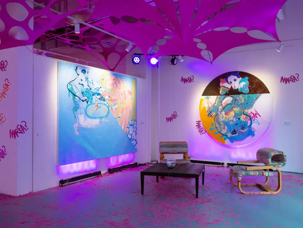 Вход свободный: пересборка автомобиля и сюрреализм  в художественных галереях Москвы  фото