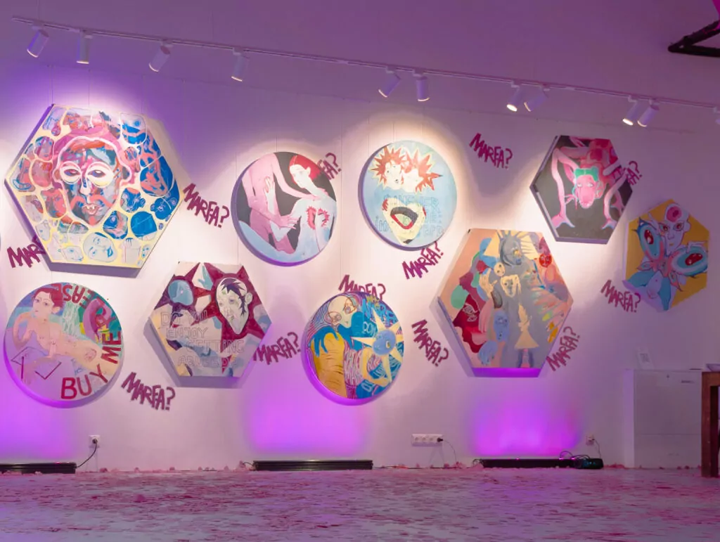 Вход свободный: пересборка автомобиля и сюрреализм  в художественных галереях Москвы  фото