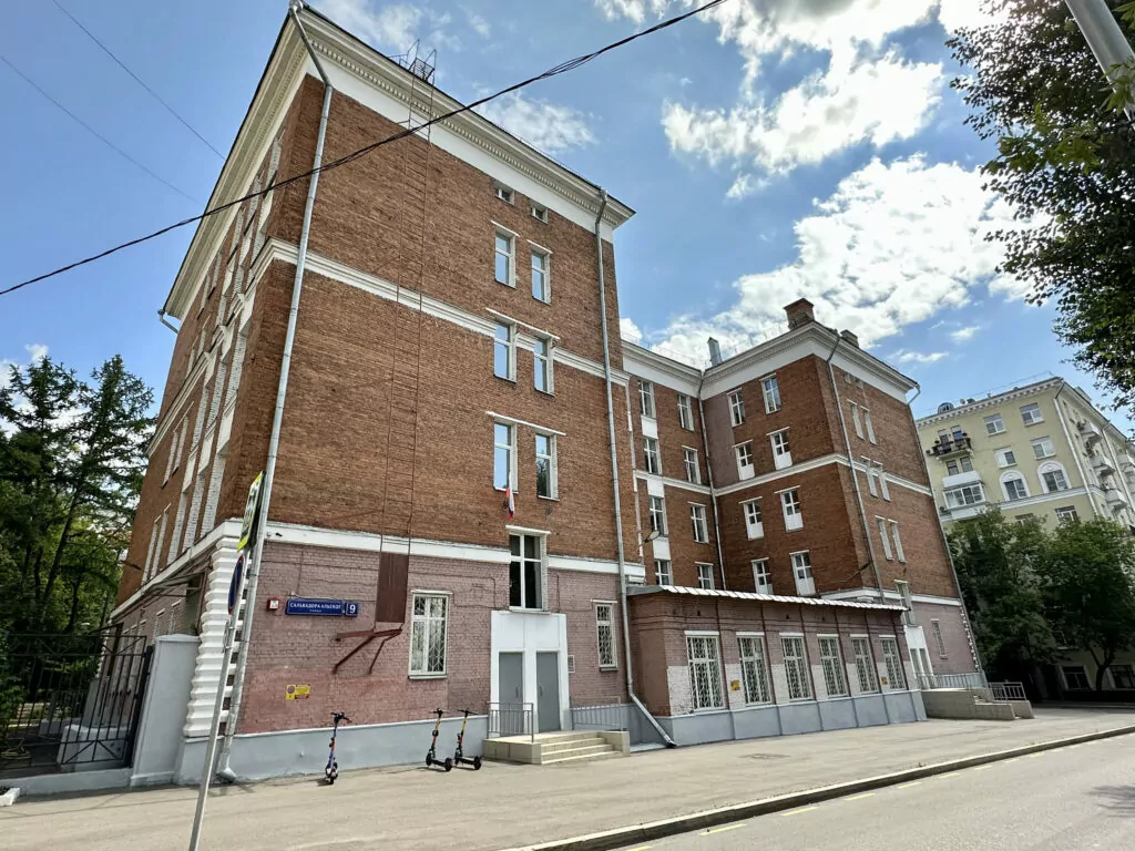 Зорге &mdash; Аэропорт: генеральные секретари песчаных улиц  фото