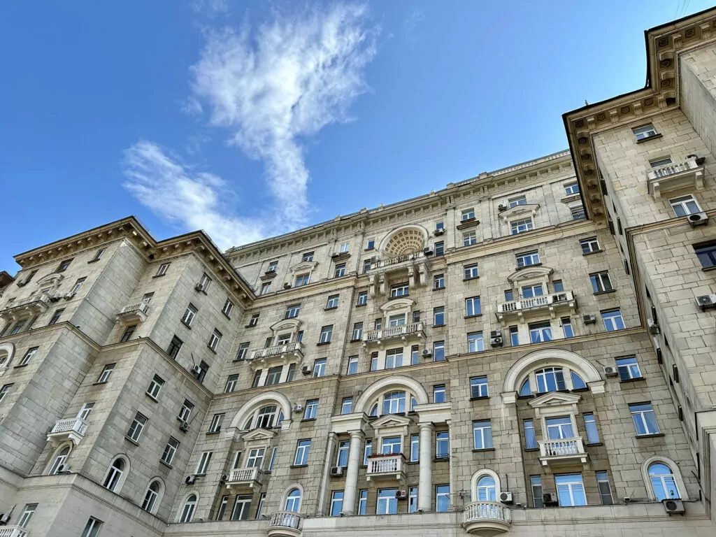 Зорге &mdash; Аэропорт: генеральные секретари песчаных улиц  фото