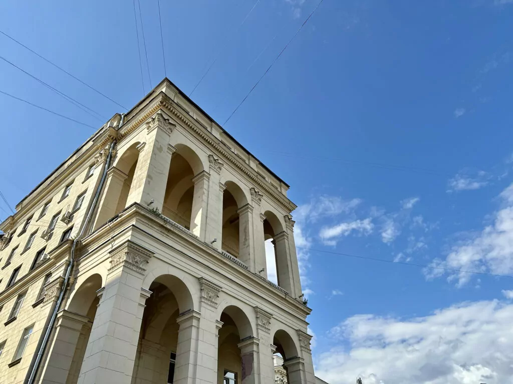 Зорге &mdash; Аэропорт: генеральные секретари песчаных улиц  фото