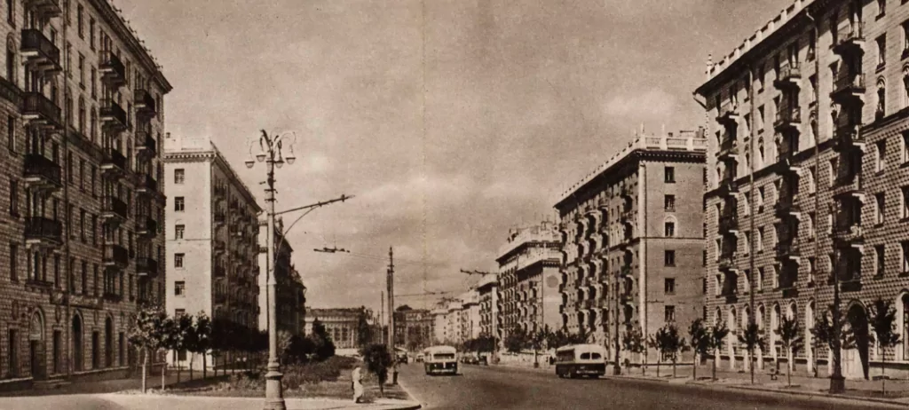 Зорге &mdash; Аэропорт: генеральные секретари песчаных улиц  фото