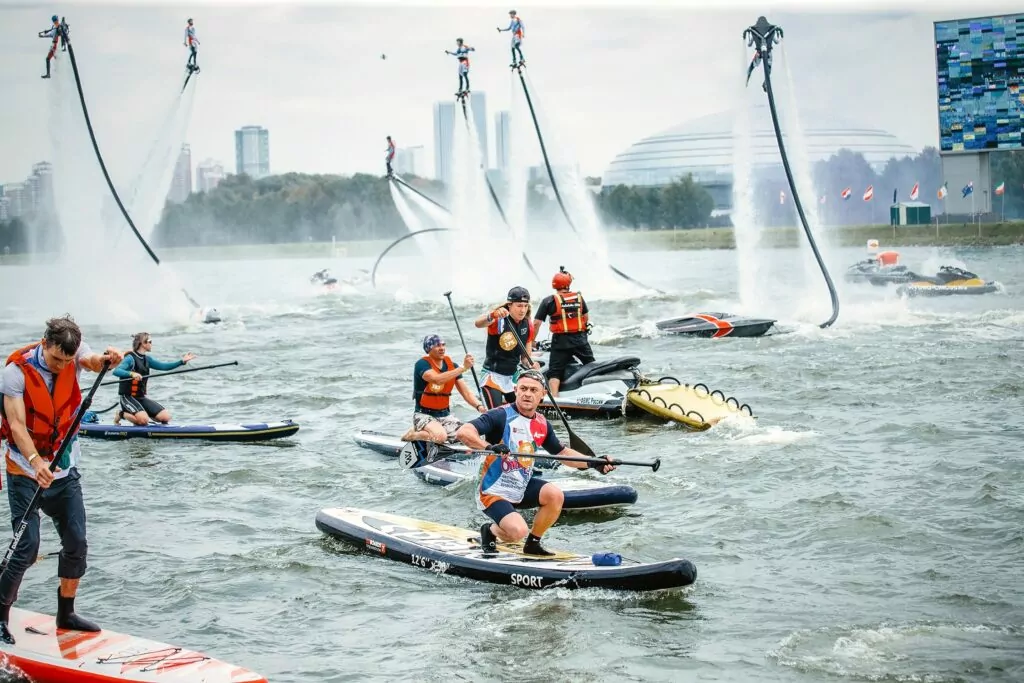 Водный спорт, самовары и исторический показ мод — в парках столицы Водный спорт, самовары и исторический показ мод — в парках столицы фото
