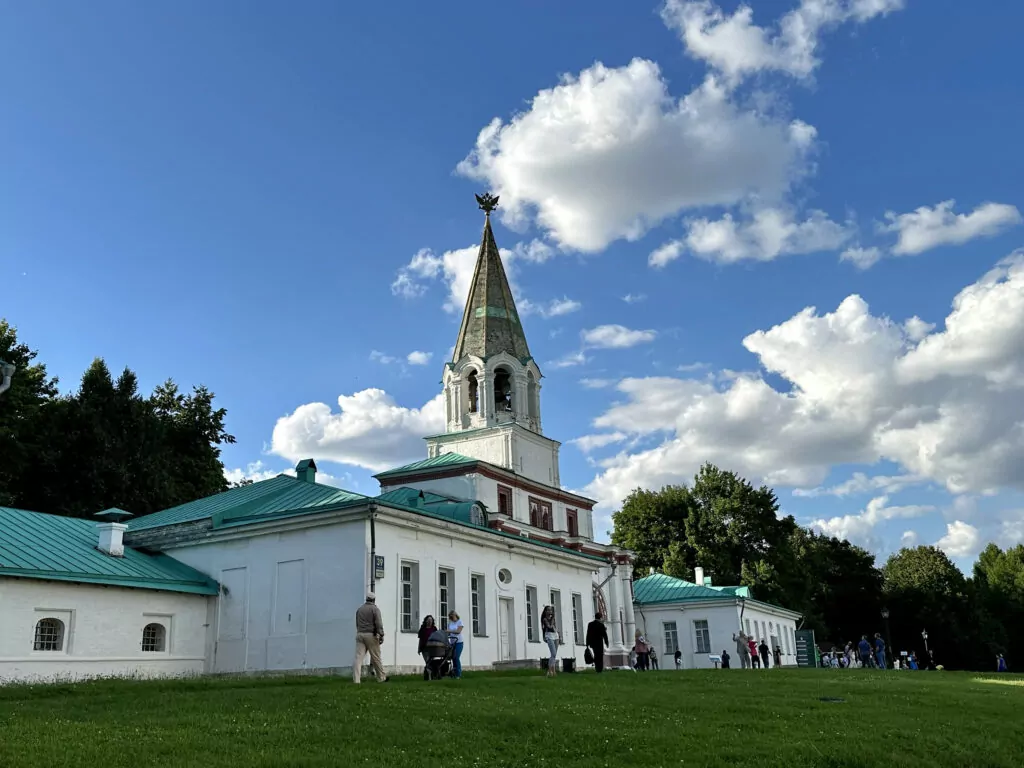 Кленовый бульвар — Каширская: детище Барановского у Дьякова городища Кленовый бульвар — Каширская: детище Барановского у Дьякова городища фото