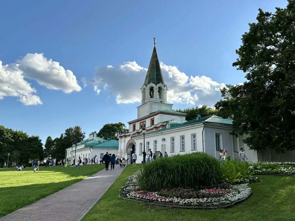 Кленовый бульвар — Каширская: детище Барановского у Дьякова городища Кленовый бульвар — Каширская: детище Барановского у Дьякова городища фото