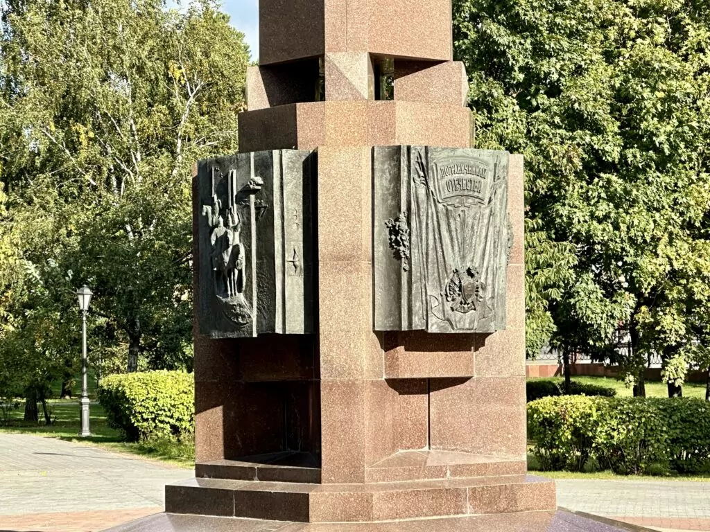Курская — Чкаловская: откуда Хрущев борьбу с архитектурными излишествами начинал Курская — Чкаловская: откуда Хрущев борьбу с архитектурными излишествами начинал фото