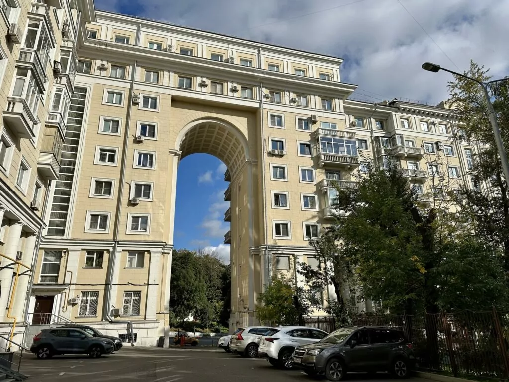 Курская — Чкаловская: откуда Хрущев борьбу с архитектурными излишествами начинал Курская — Чкаловская: откуда Хрущев борьбу с архитектурными излишествами начинал фото