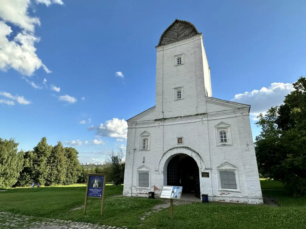 Кленовый бульвар — Каширская: детище Барановского у Дьякова городища Кленовый бульвар — Каширская: детище Барановского у Дьякова городища фото