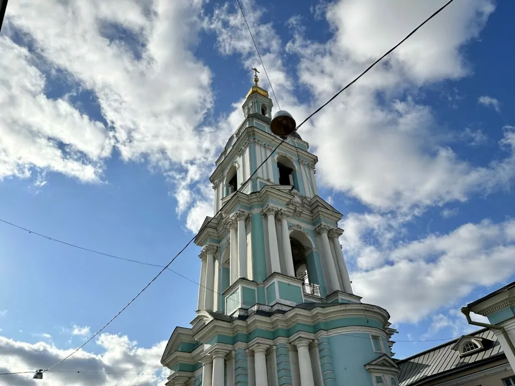 Курская — Чкаловская: откуда Хрущев борьбу с архитектурными излишествами начинал Курская — Чкаловская: откуда Хрущев борьбу с архитектурными излишествами начинал фото
