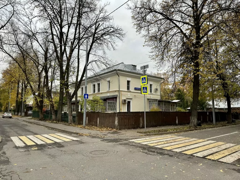 Перерва — Курьяново: Харрисон Форд и «K-19», Димон и «БМВ 7» Перерва — Курьяново: Харрисон Форд и «K-19», Димон и «БМВ 7» фото