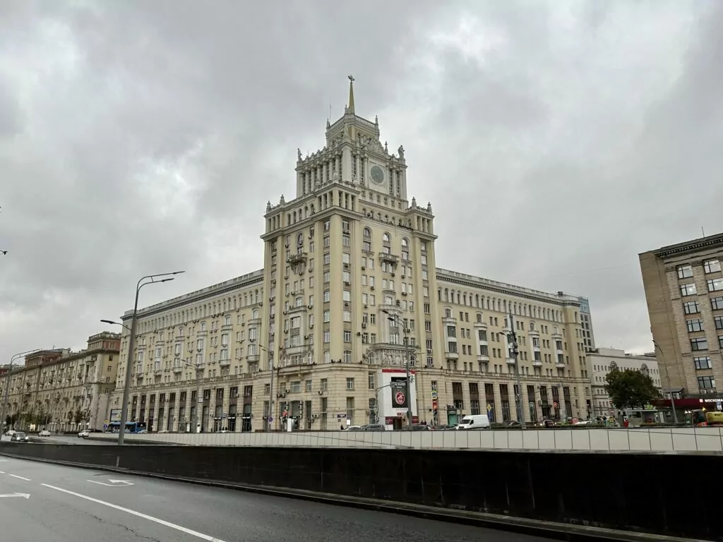 «Маяковская» — «Баррикадная»: Москва по-грузински  фото