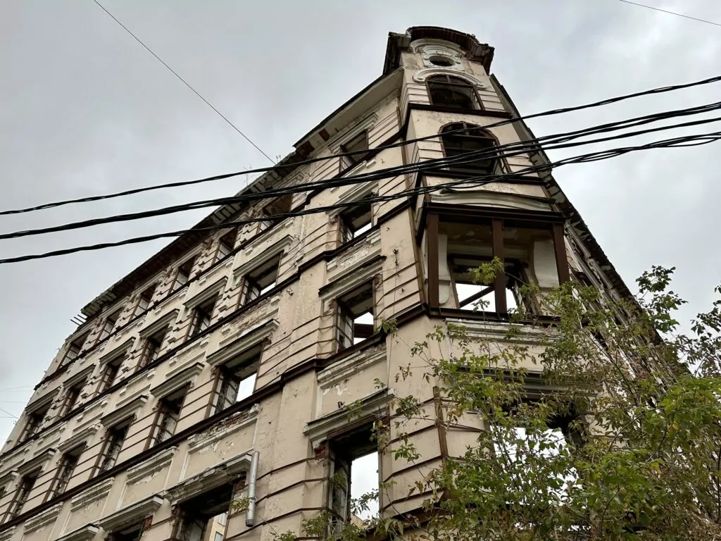 «Маяковская» — «Баррикадная»: Москва по-грузински  фото