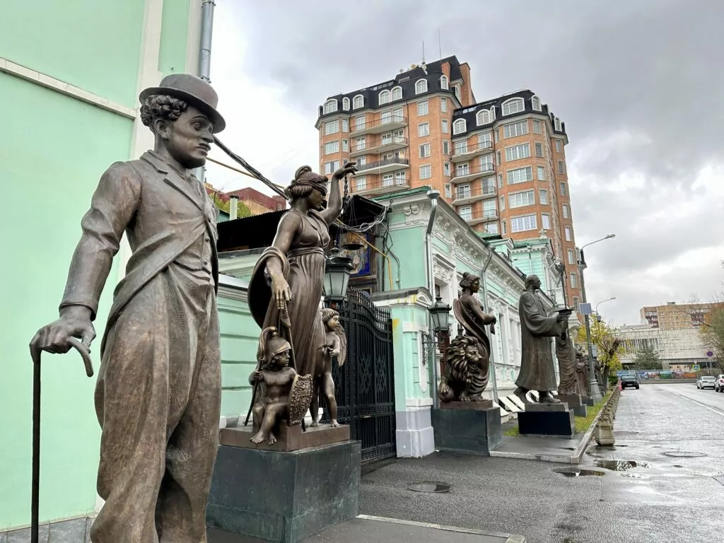 «Маяковская» — «Баррикадная»: Москва по-грузински  фото