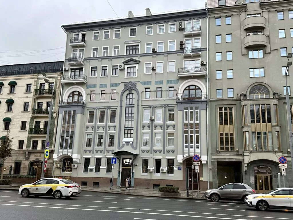 «Маяковская» — «Баррикадная»: Москва по-грузински  фото