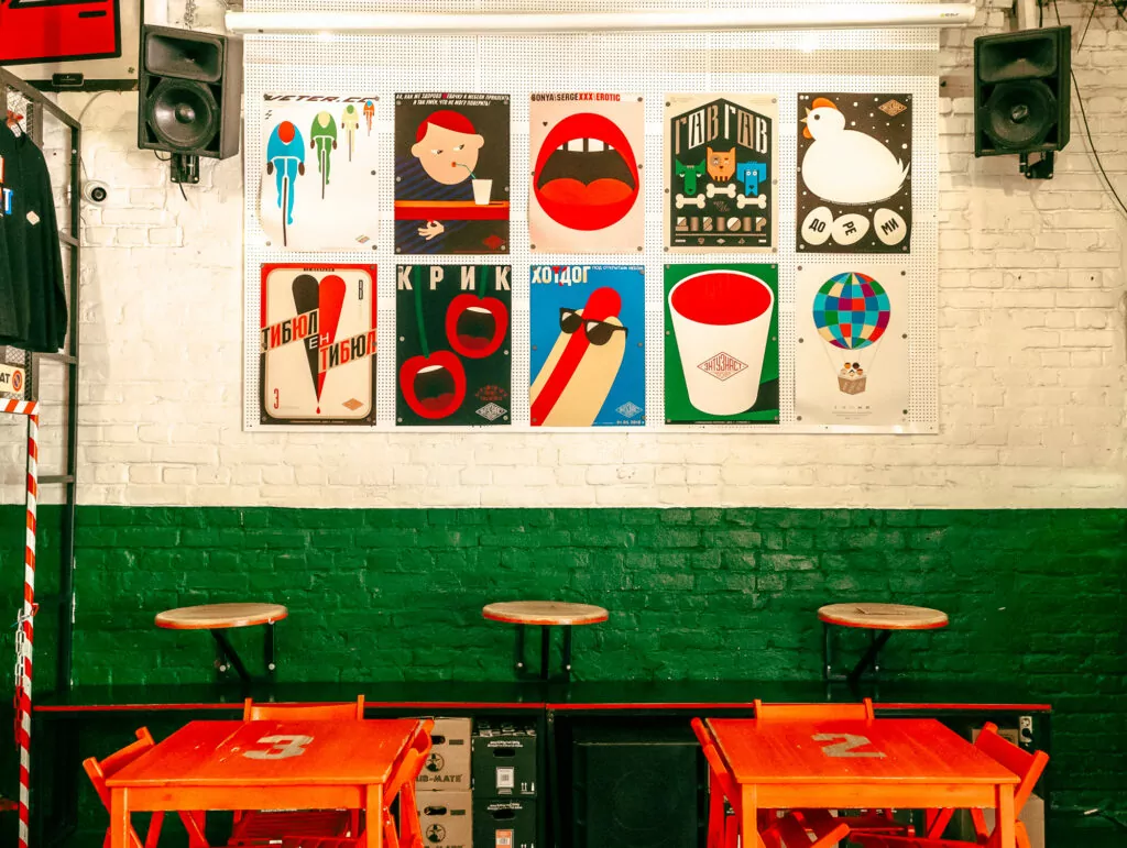 Клуб путешественников и кафе с коллекцией одежды &mdash; куда пойти после работы  фото