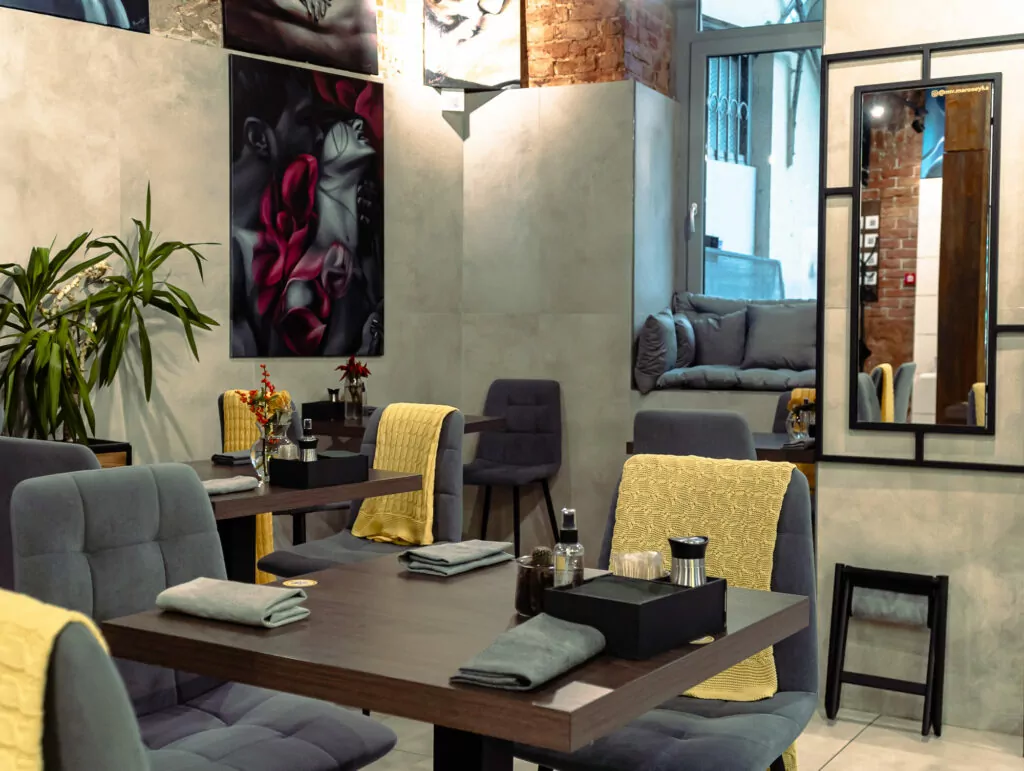 Делаем коллажи и ловим дзен на выставке современного искусства &mdash; куда пойти после работы  фото