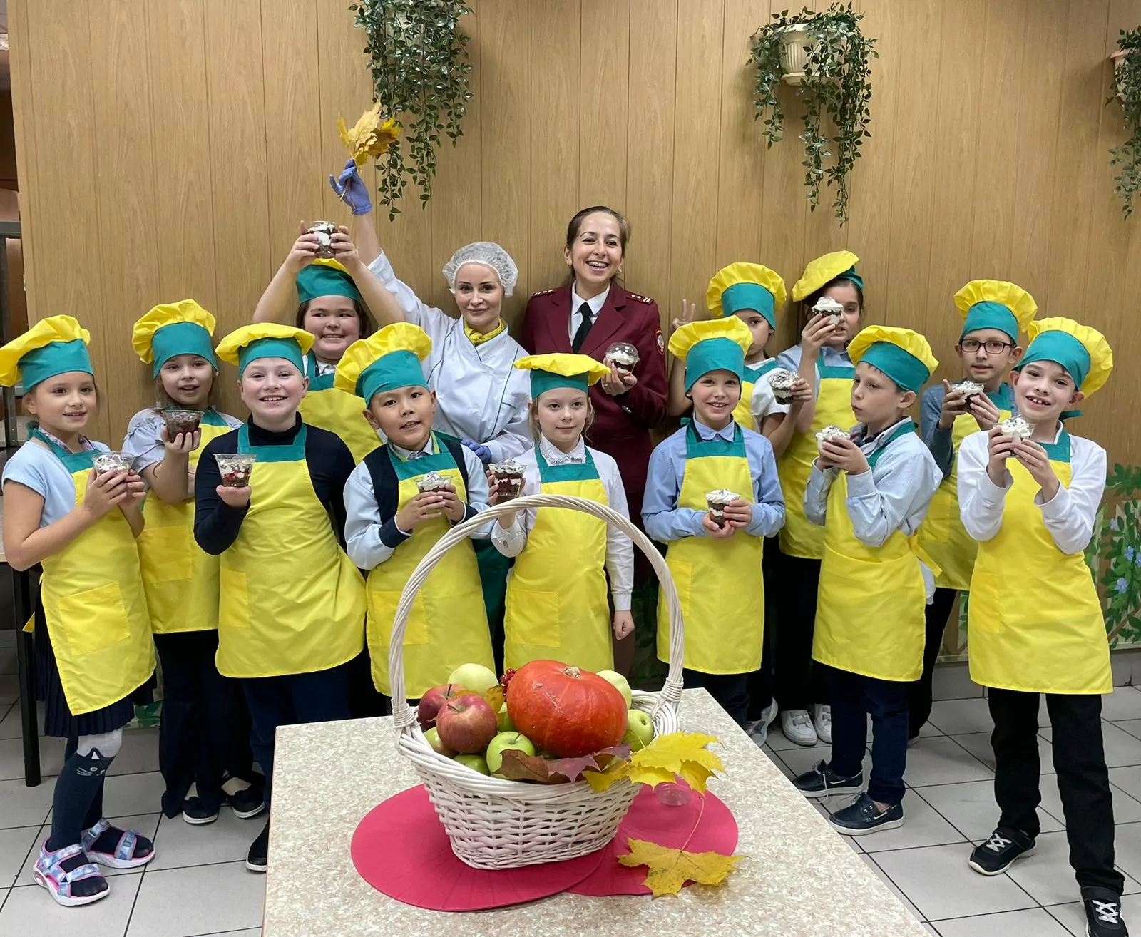 Познавательные кулинарные уроки посетили младшеклассники Центрального округа, фото