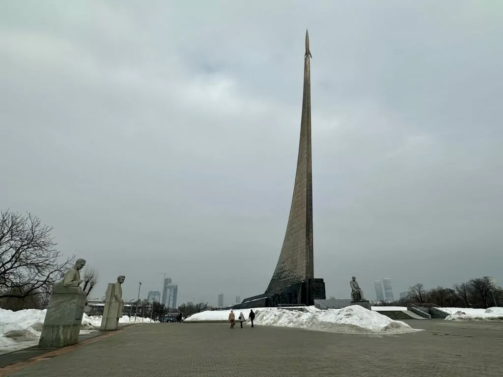 ВДНХ — Фонвизинская: телезвезды межзвездного пространства  фото