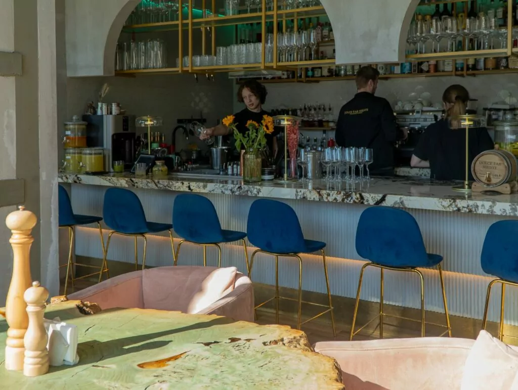 Картины без авторства, ночь театров, и кулинарное сокровище — куда пойти после работы Картины без авторства, ночь театров, и кулинарное сокровище — куда пойти после работы  фото