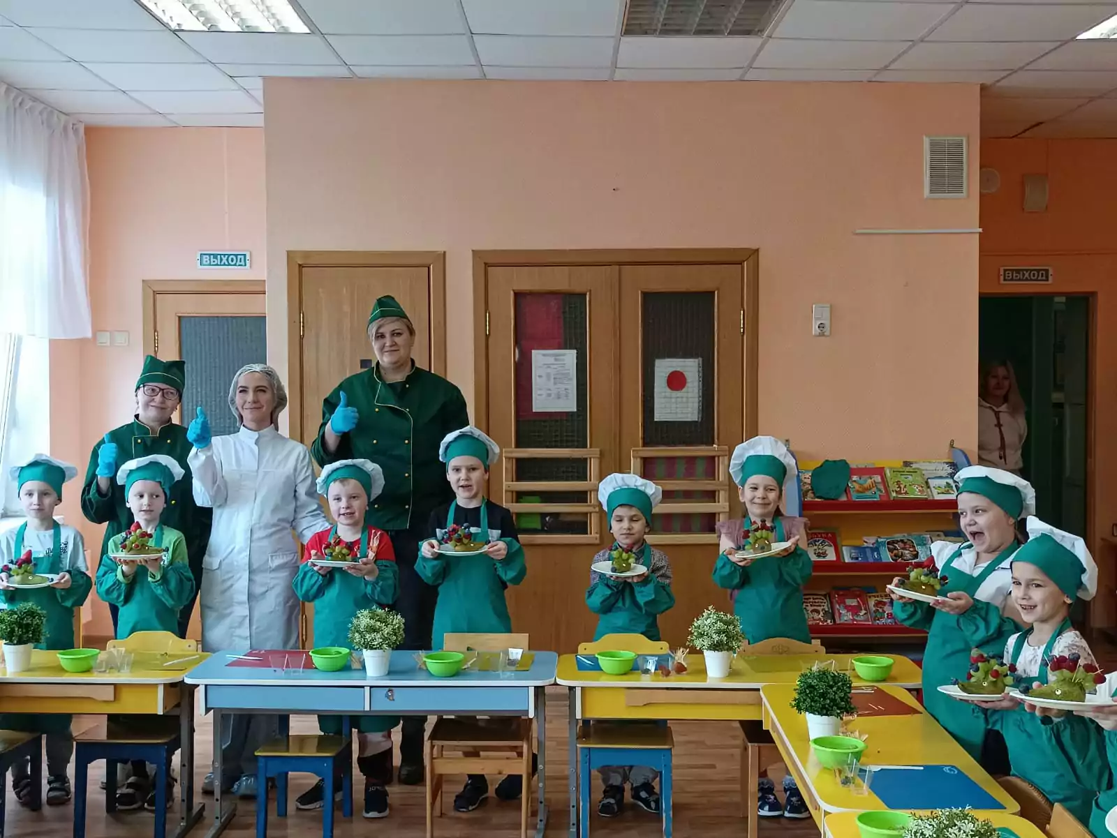 Дошкольники из Южного Бутово научились делать съедобных зверьков, фото